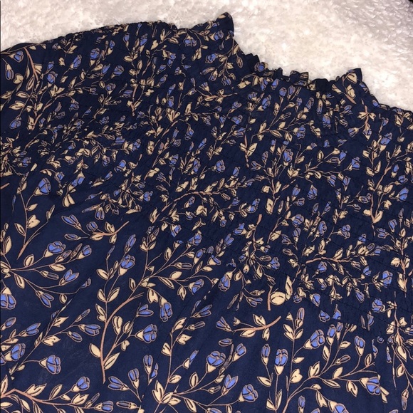 Finn & Grace Blouse - Picture 2 of 5